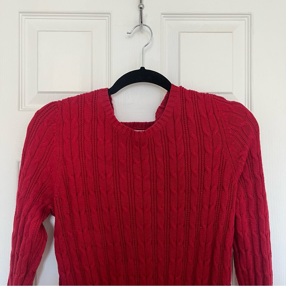 Vintage red cable knit sweater 🍒